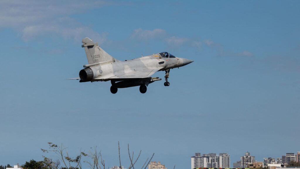 "مهمة العدالة 2025".. الصين تجري مناورات عسكرية واسعة لتطويق تايوان