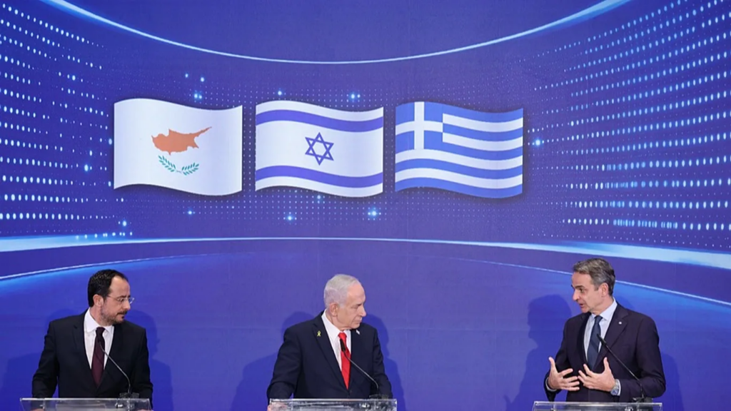 إسرائيل واليونان وقبرص تعزز تعاونها العسكري.. خطة ثلاثية للاستجابة السريعة في شرق المتوسط