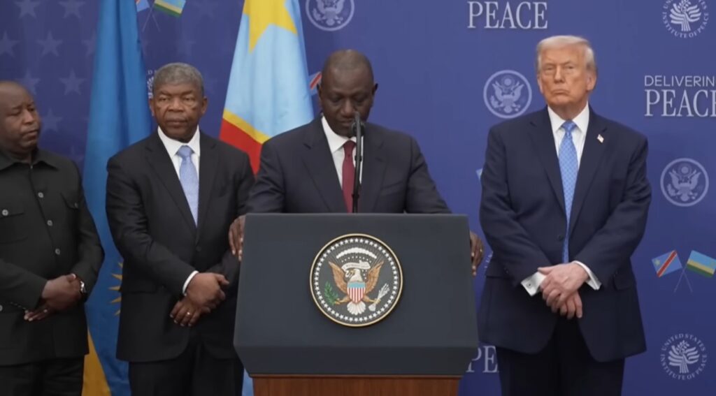 روتو يطالب ترامب بالتدخل لإنهاء حرب السودان خلال مراسم سلام تاريخية بواشنطن